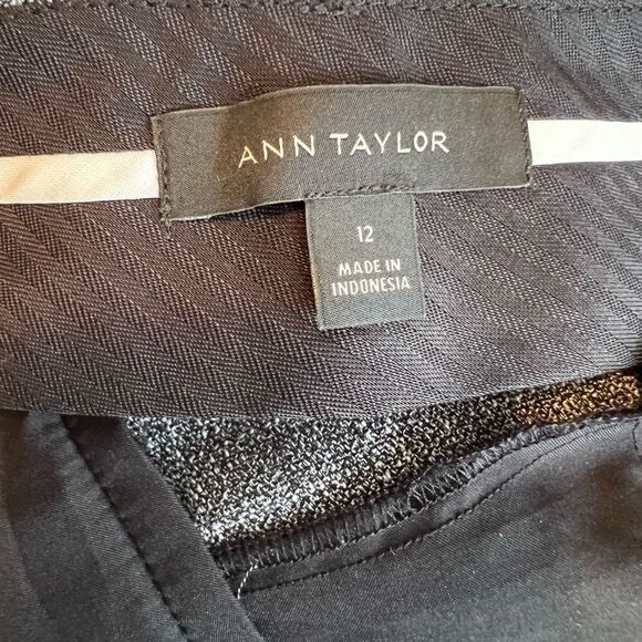 Ann Taylor NWOT Gray Trousers Size 12 - Picture 5 of 6
